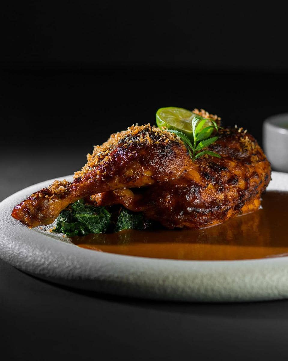 Potret menu Ayam Biromaru Palu di Semaja