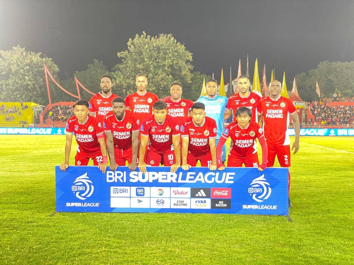 Laga Semen Padang vs Malut United