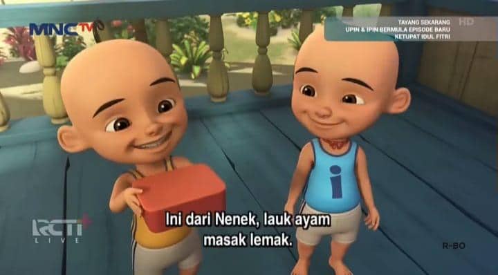 Upin dan Ipin mengirim lauk ayam masak lemak untuk Tok Dalang. 