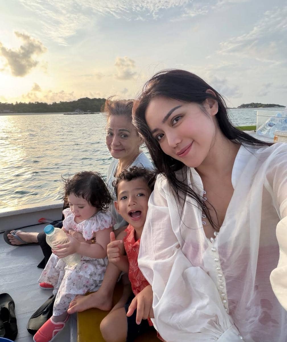 Jessica Iskandar jalan-jalan di Belitung