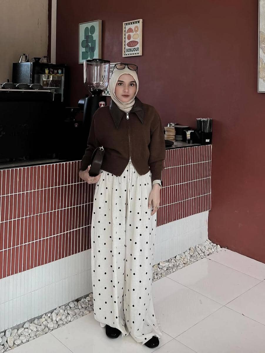 Style Motif Polkadot ala Lisna Feri