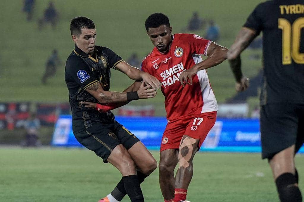 Semen Padang versus Malut United di musim 2025/2026.