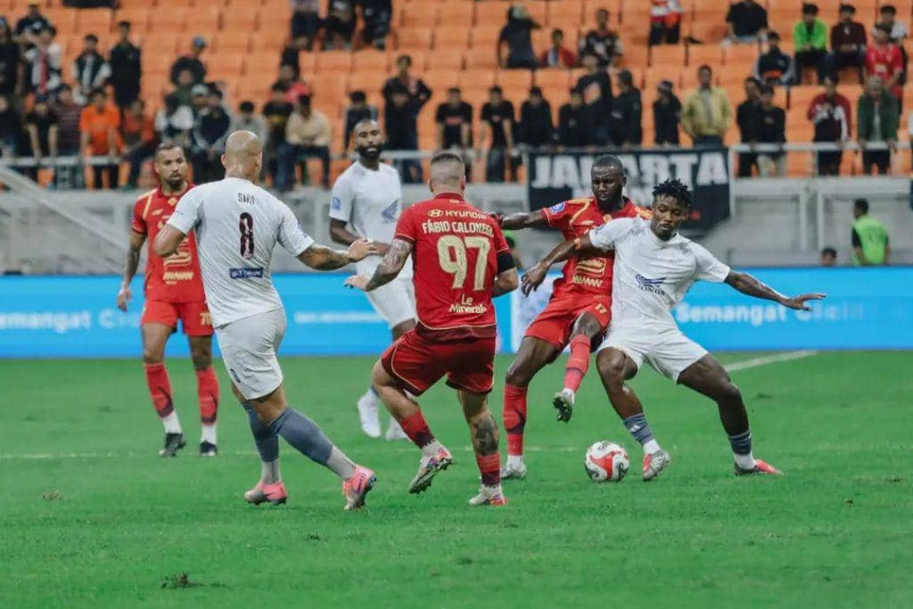 Persija versus PSM di musim 2025/2026.