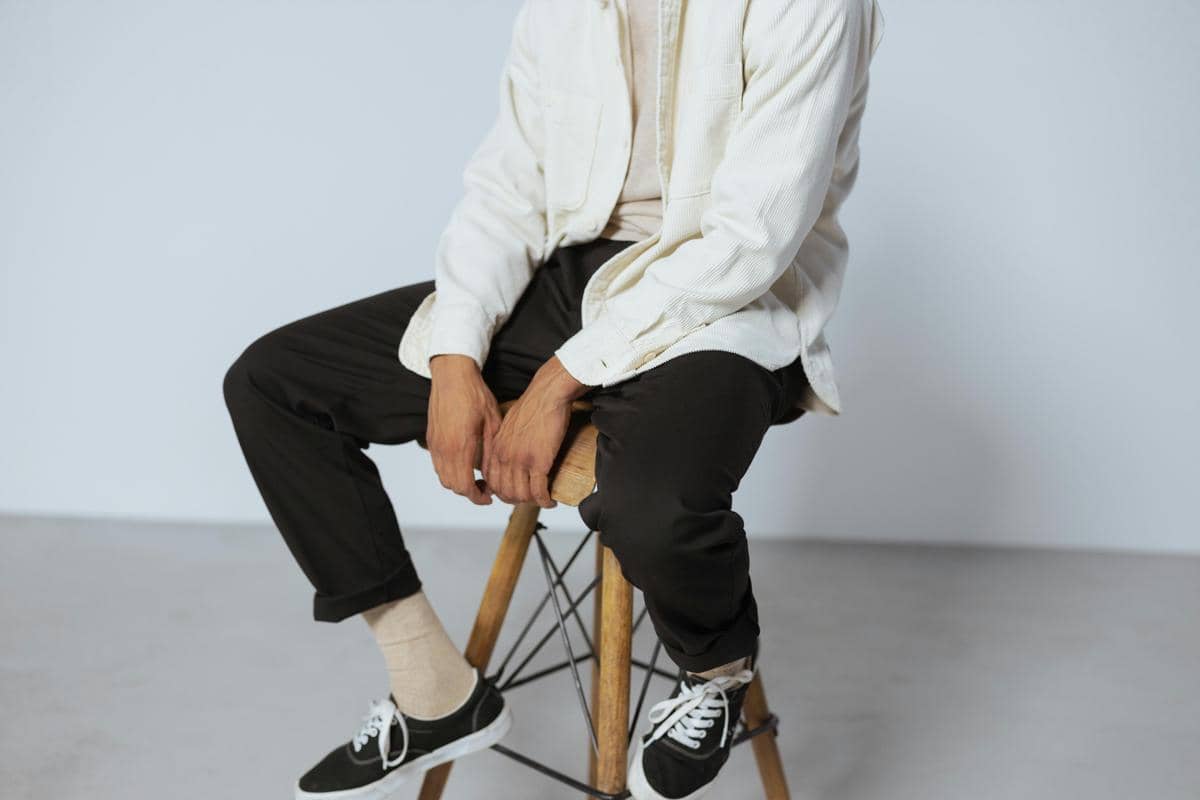 6 Rekomendasi Warna Outfit Bukber Pria yang Elegan dan Stylish