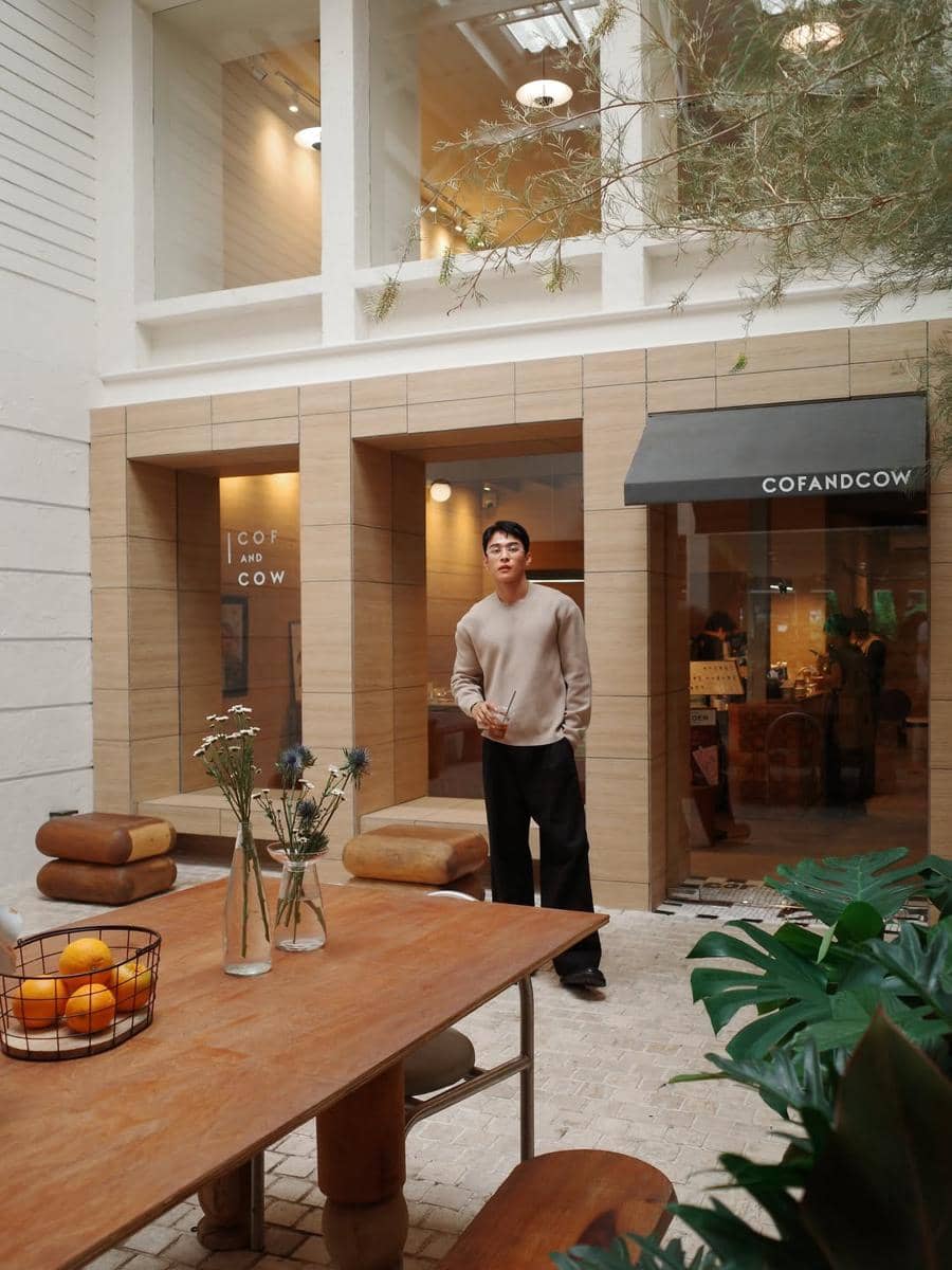 Outfit Cokelat Tod Pranapong