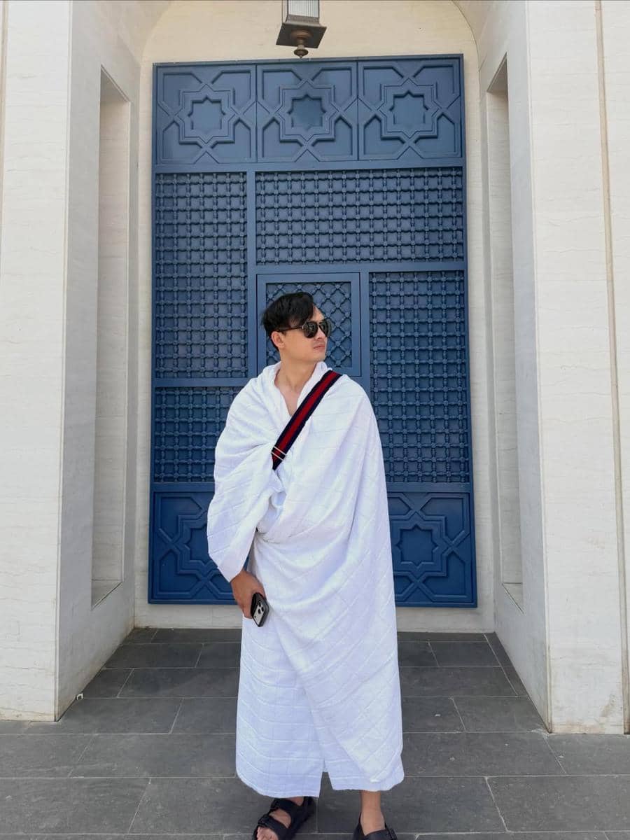 Ikbal Fauzi dan istri umrah di bulan Ramadan 2026