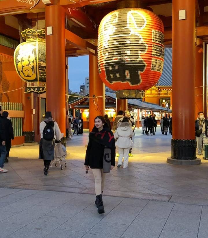 Sarah Keihl jalan-jalan di Asakusa