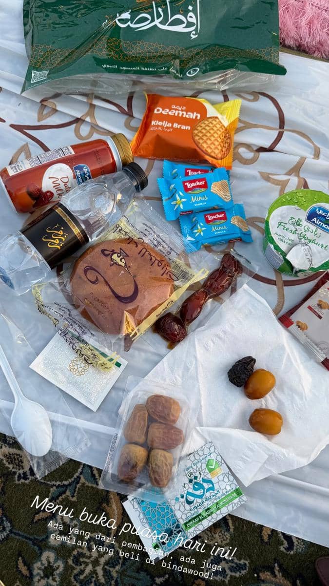 Febby Rastanty dan Suami di Madinah