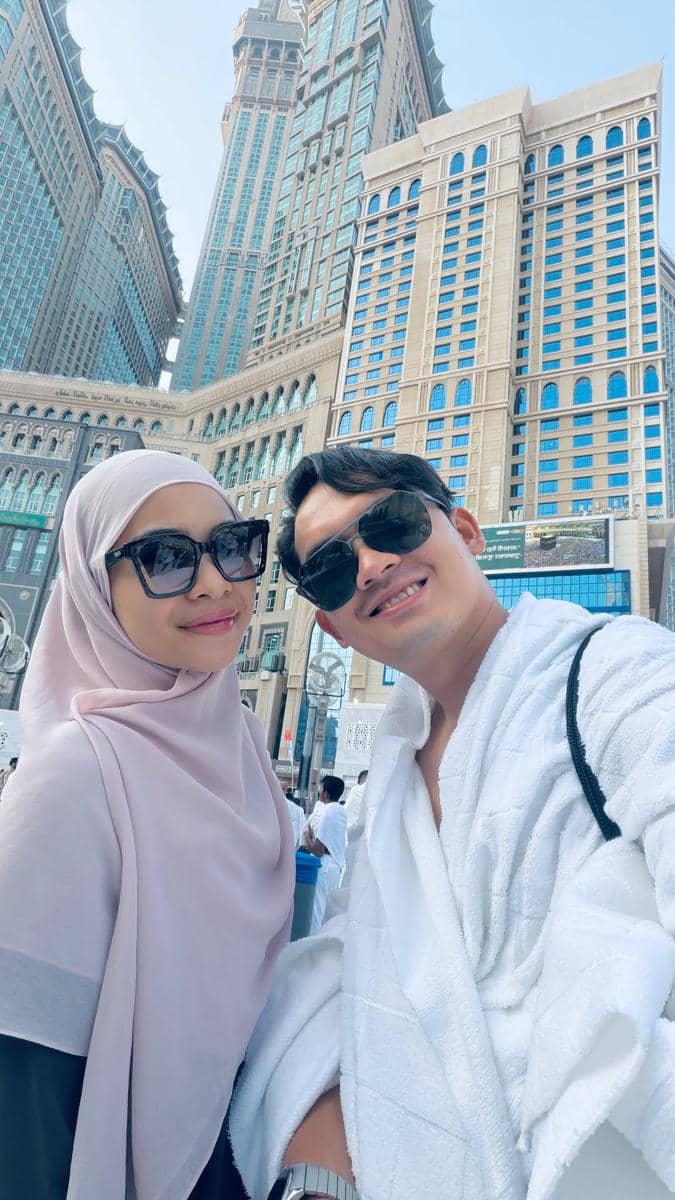 Ikbal Fauzi dan istri umrah di bulan Ramadan 2026