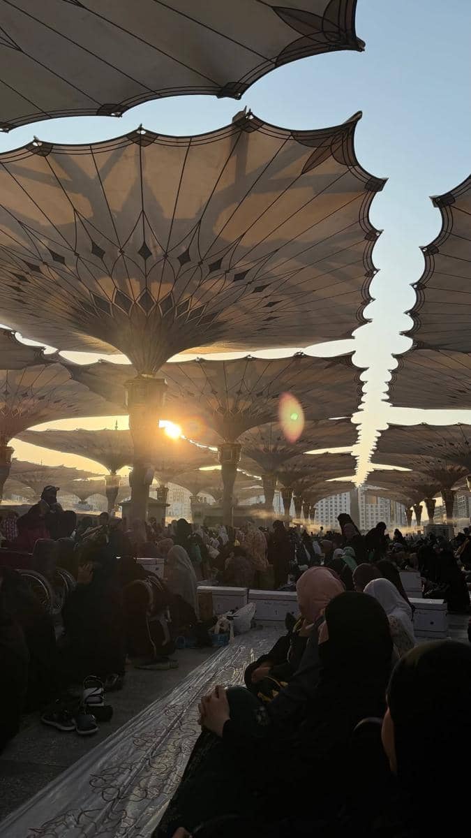 Febby Rastanty dan Suami di Madinah