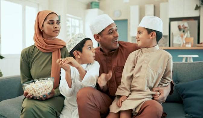 ilustrasi ngobrol dengan keluarga