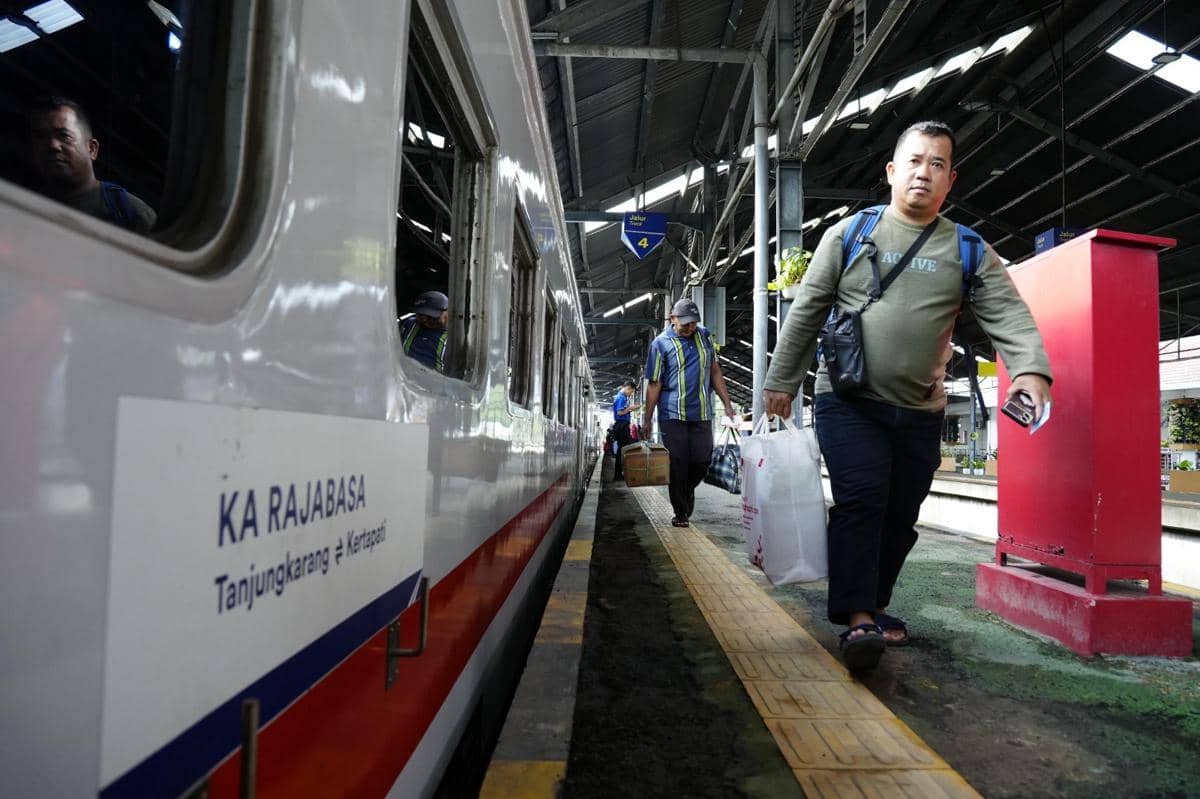 Tiket KA Rajabasa Masa Angkutan Lebaran 2026 Tersisa 6 Persen, Buruan!