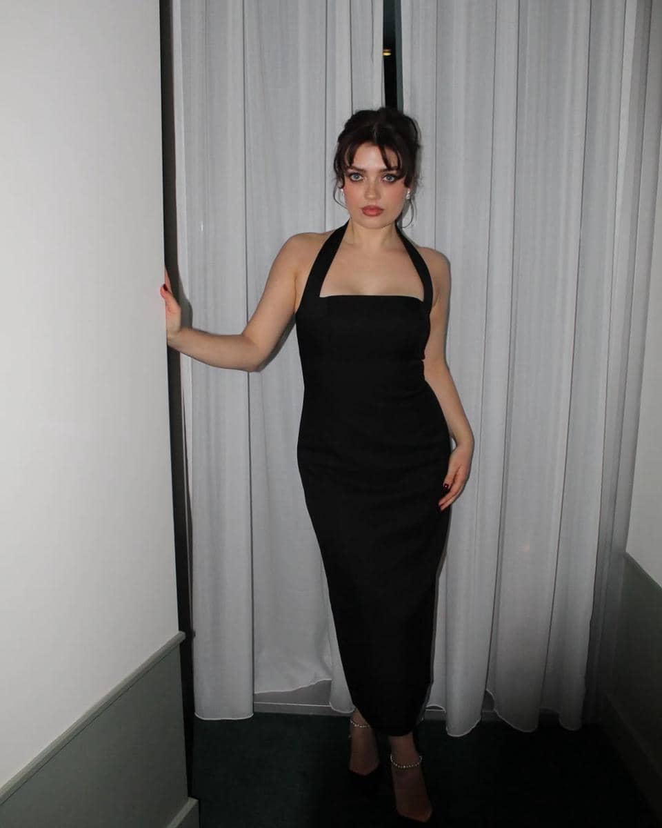 OOTD Cast Pride and Prejudice versi Netflix (instagram.com/rhea.norwood)