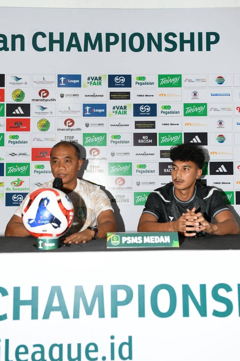 Pelatih PSMS Eko Purdjianto dan bek Zikri Firdiansyah (dok.PSMS)