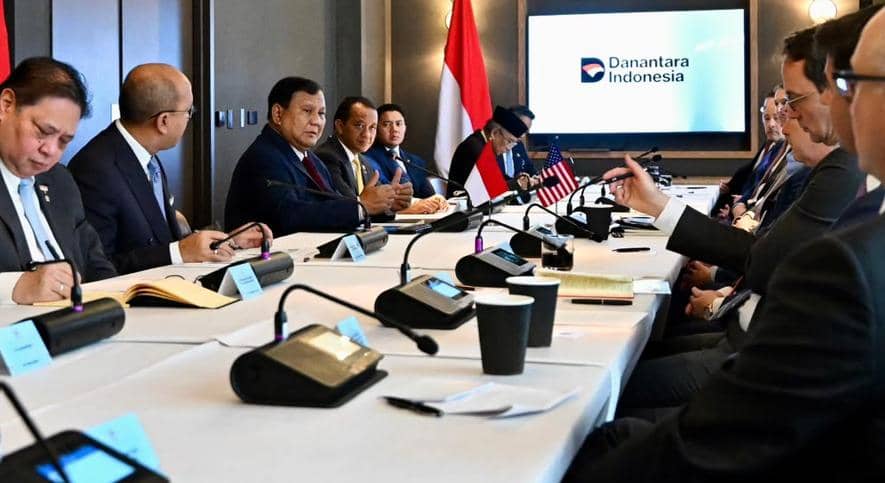 Presiden Prabowo Subianto menerima 12 pimpinan perusahaan investasi global di Washington DC, Amerika Serikat, Jumat (20/2/2026). (Instagram/@sekretariat.kabinet).