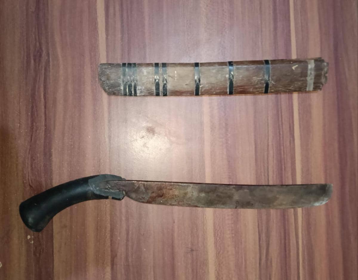Barang bukti golok disita dari pelaku RP