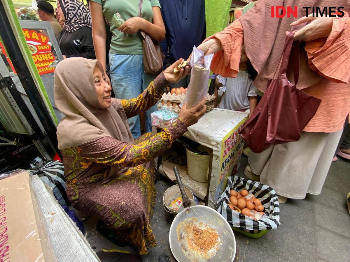 penjual kerak telor.jpeg