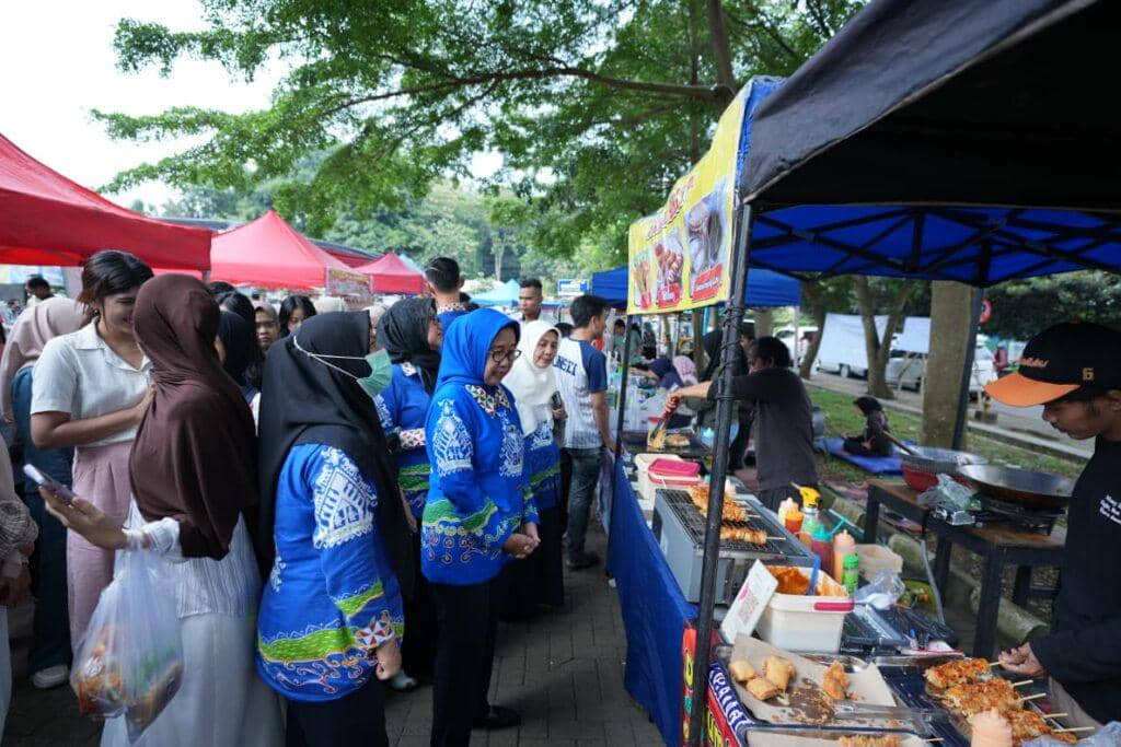 Serunya Berburu Takjil di Festival Jelajah Rasa Unila