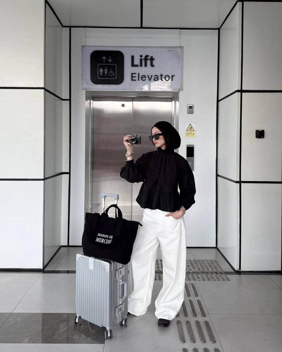 Ide clean outfit ala Andini Ajeng