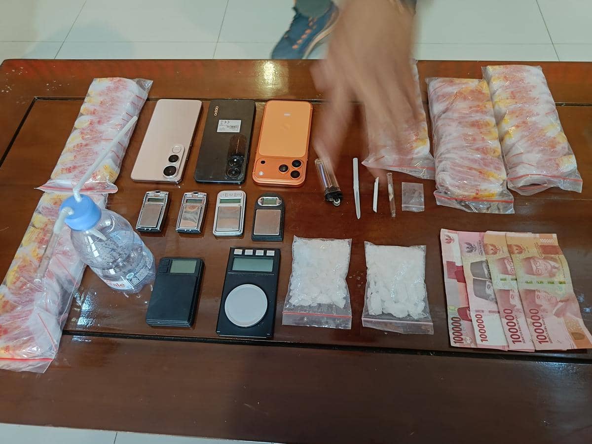 Barang bukti narkoba dari seorang bandar berinisal ET alias O (Dok. Polres Toraja Utara).