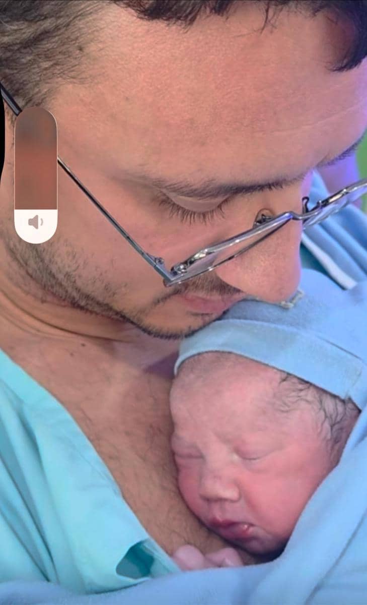 Lina Mukherjee melahirkan anak pertama (facebook.com/linamukherjeeofficial)