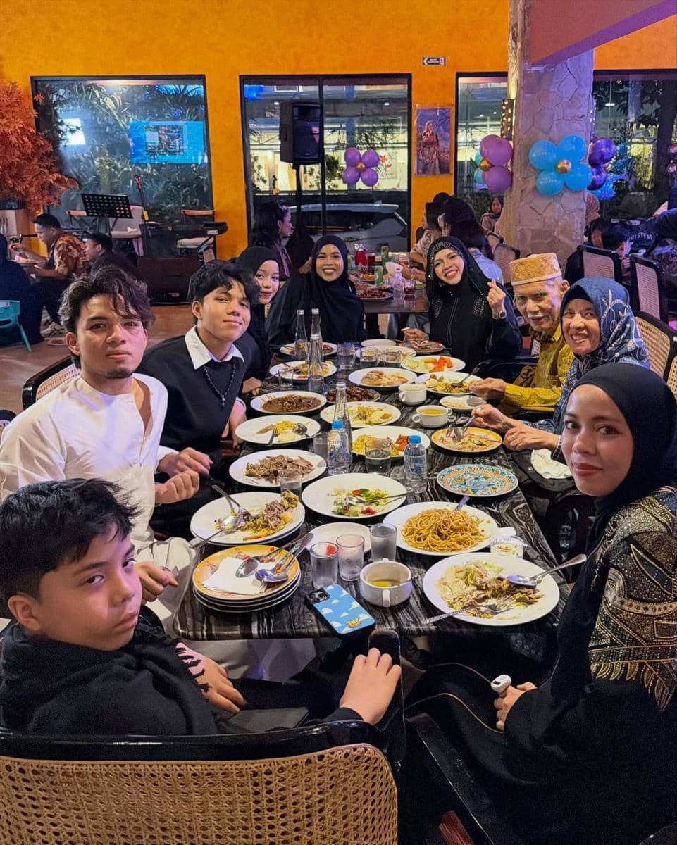 Keluarga di Pesta Ulang Tahun ke-4 Ameena (instagram.com/genifaruk)