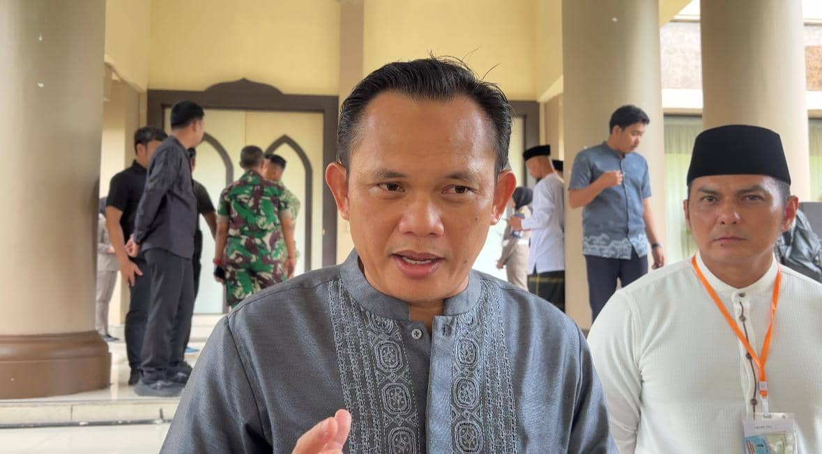 Direktur Jenderal Otonomi Daerah Kementerian Dalam Negeri, Cheka Virgowansyah, kepada wartawan usai menjadi keynote speaker dalam kegiatan Ramadan Leadership di Aula Arafah Asrama Haji Sudiang, Makassar, Minggu (22/2/2026). (Dok. Istimewa).