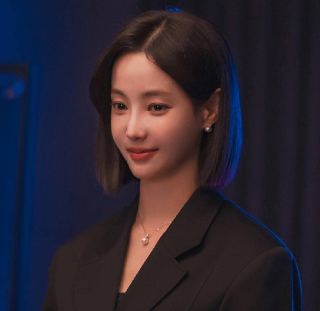 Still cut Love Phobia 