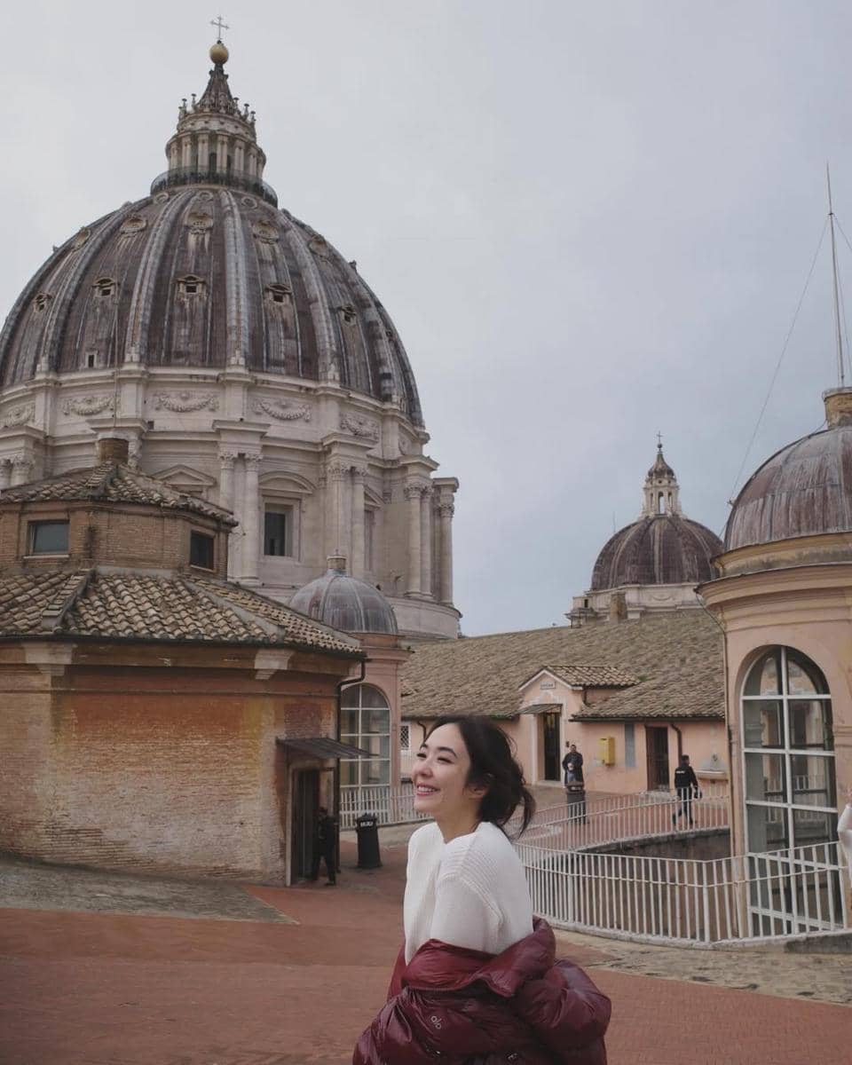 Gisella Anastasia saat jalan-jalan di Kota Vatikan