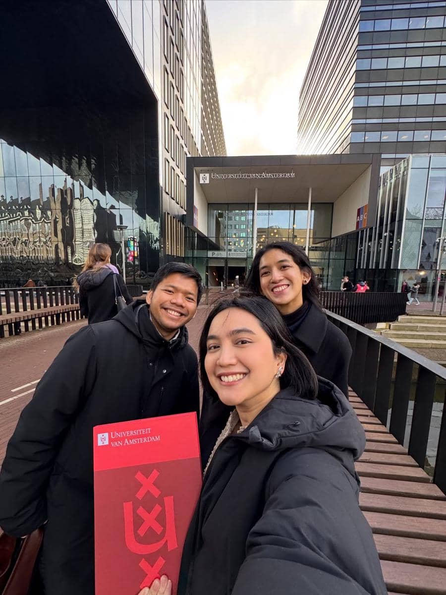 Rachel Amanda saat ambil ijazah S2 di Amsterdam