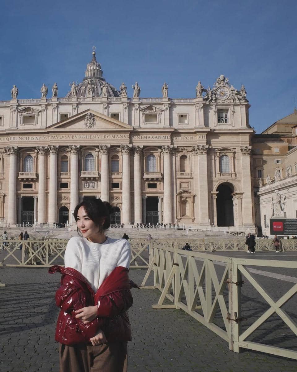 Gisella Anastasia saat jalan-jalan di Kota Vatikan