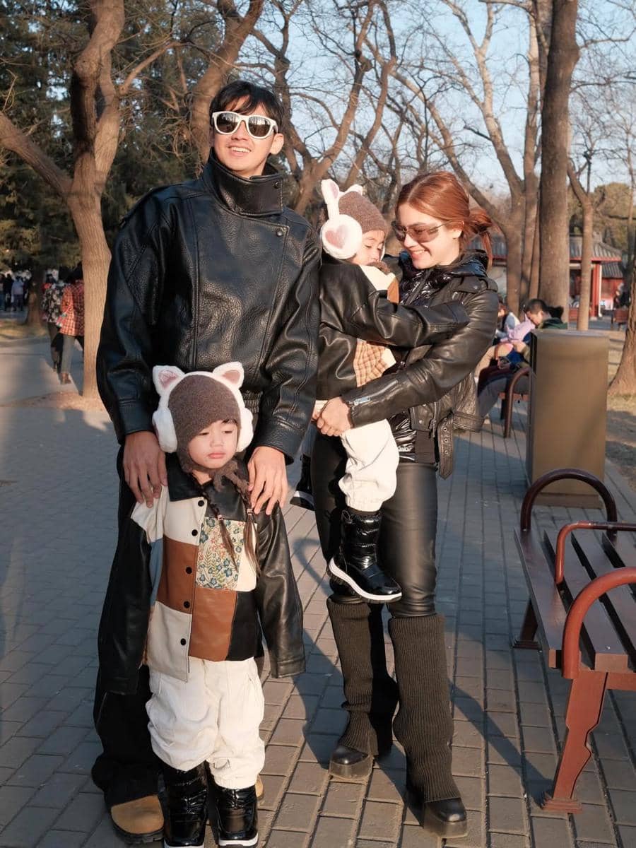 Keluarga Felicya Angelista liburan ke Beijing.