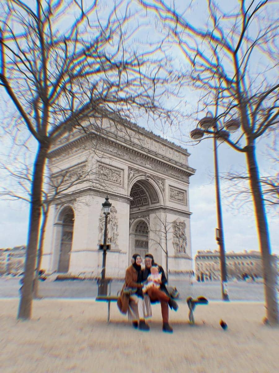 Danang DA ajak Keluarga Jalan-jalan di Paris