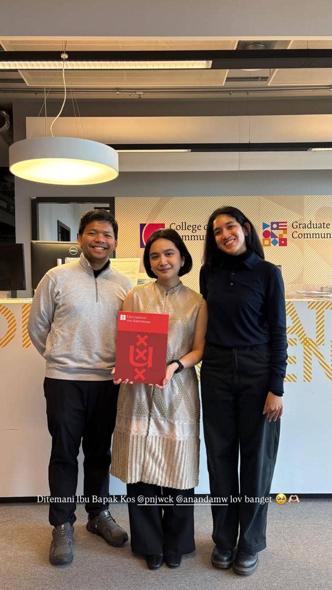 Rachel Amanda saat ambil ijazah S2 di Amsterdam