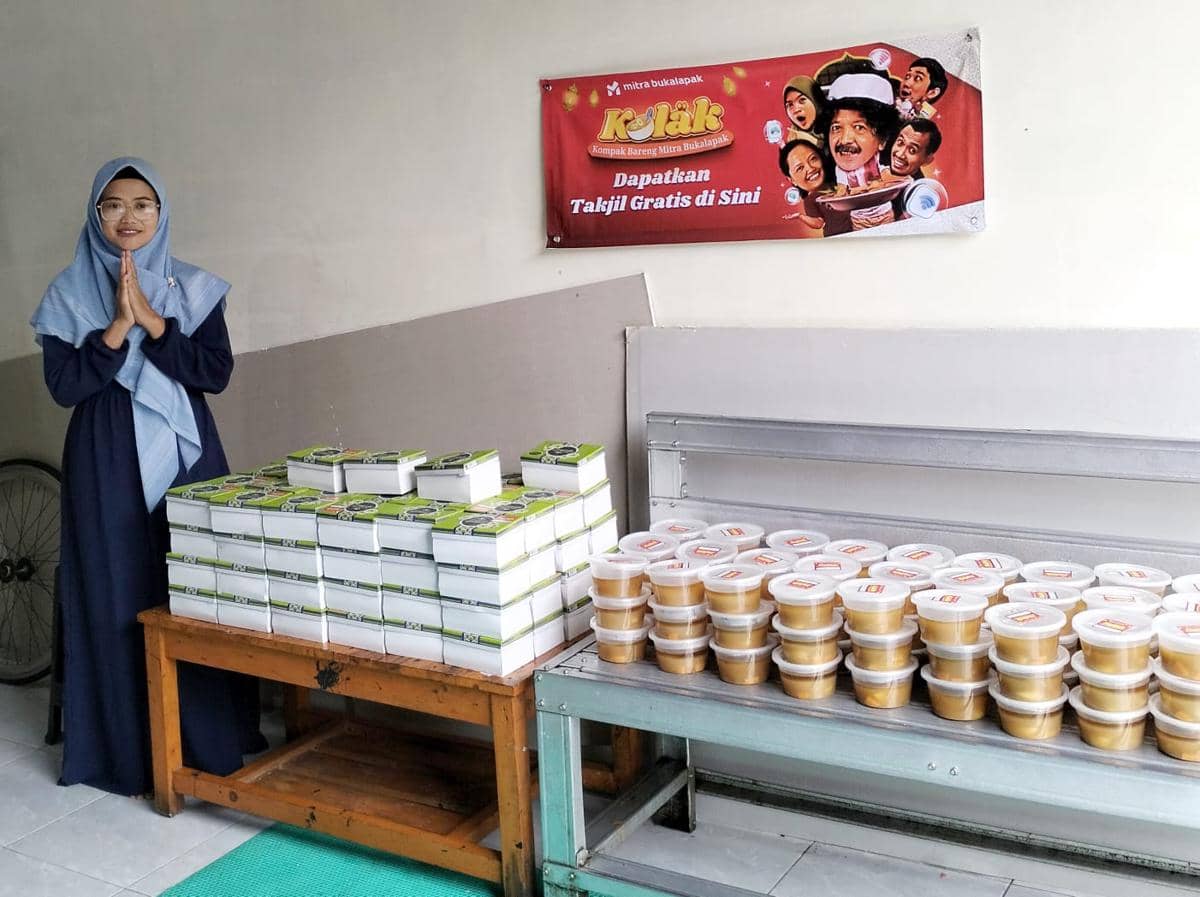 Modal Rp300 Ribu, Seorang Ibu di Bandung Sukses Lewat Warung Sembako