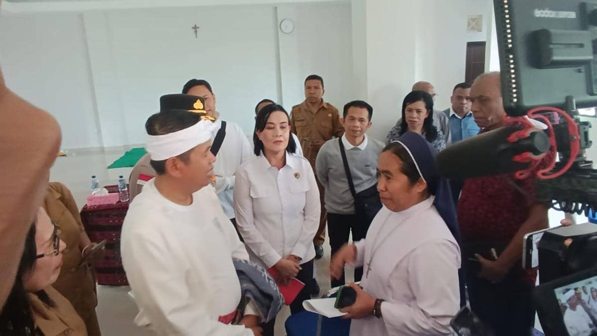 Gubernur Jawa Barat Kang Dedi Mulyadi tiba di Sikka. (Dok Istimewa)