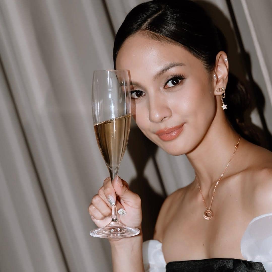 inspirasi makeup dewy ala Nasya Marcella 