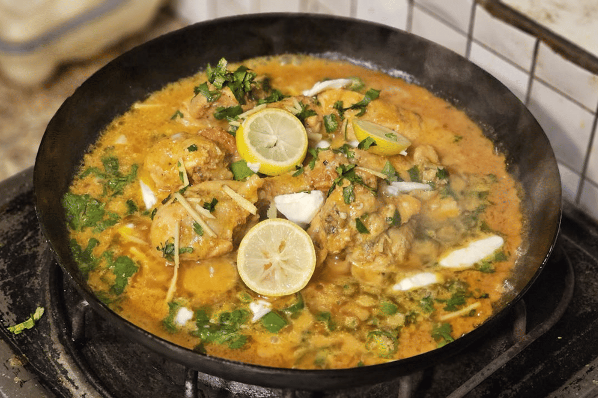 ilustrasi risoles saus kari