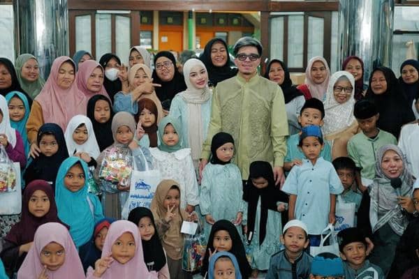 8 Potret Ultah ke-4 Ameena, Anak Atta - Aurel, Dirayain Bareng Anak Yatim Piatu