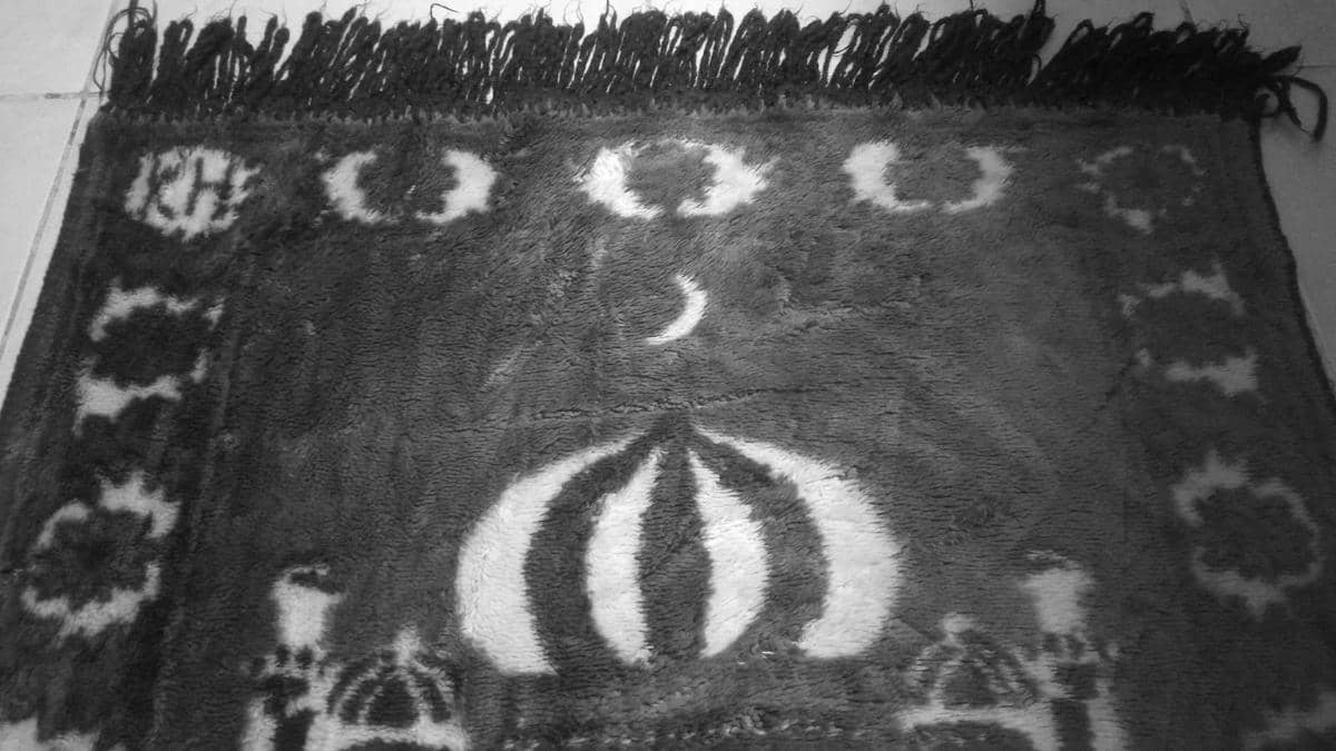 [PUISI] Sajadah Peninggalan Nenek