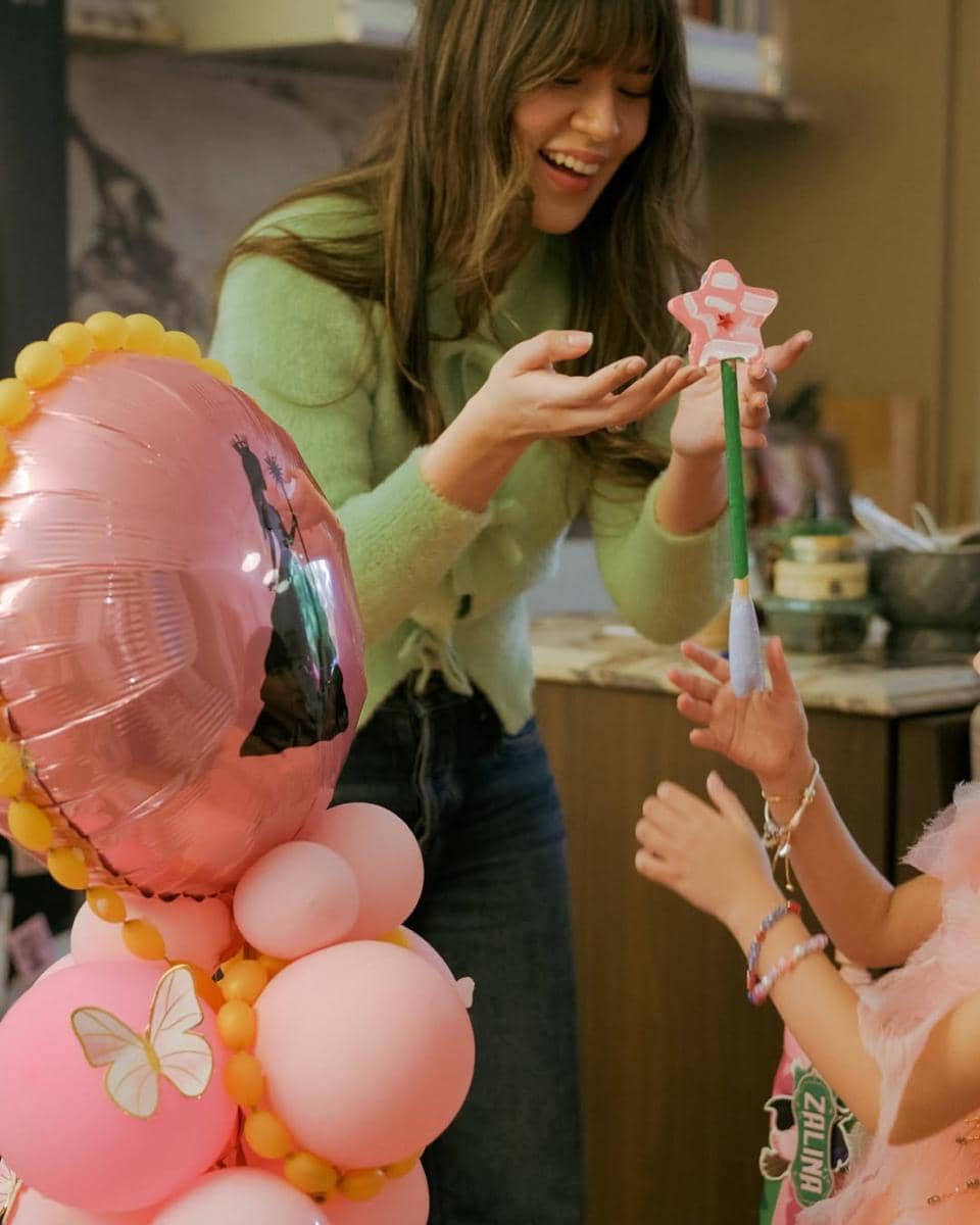 ulang tahun Zalina, putri Raisa