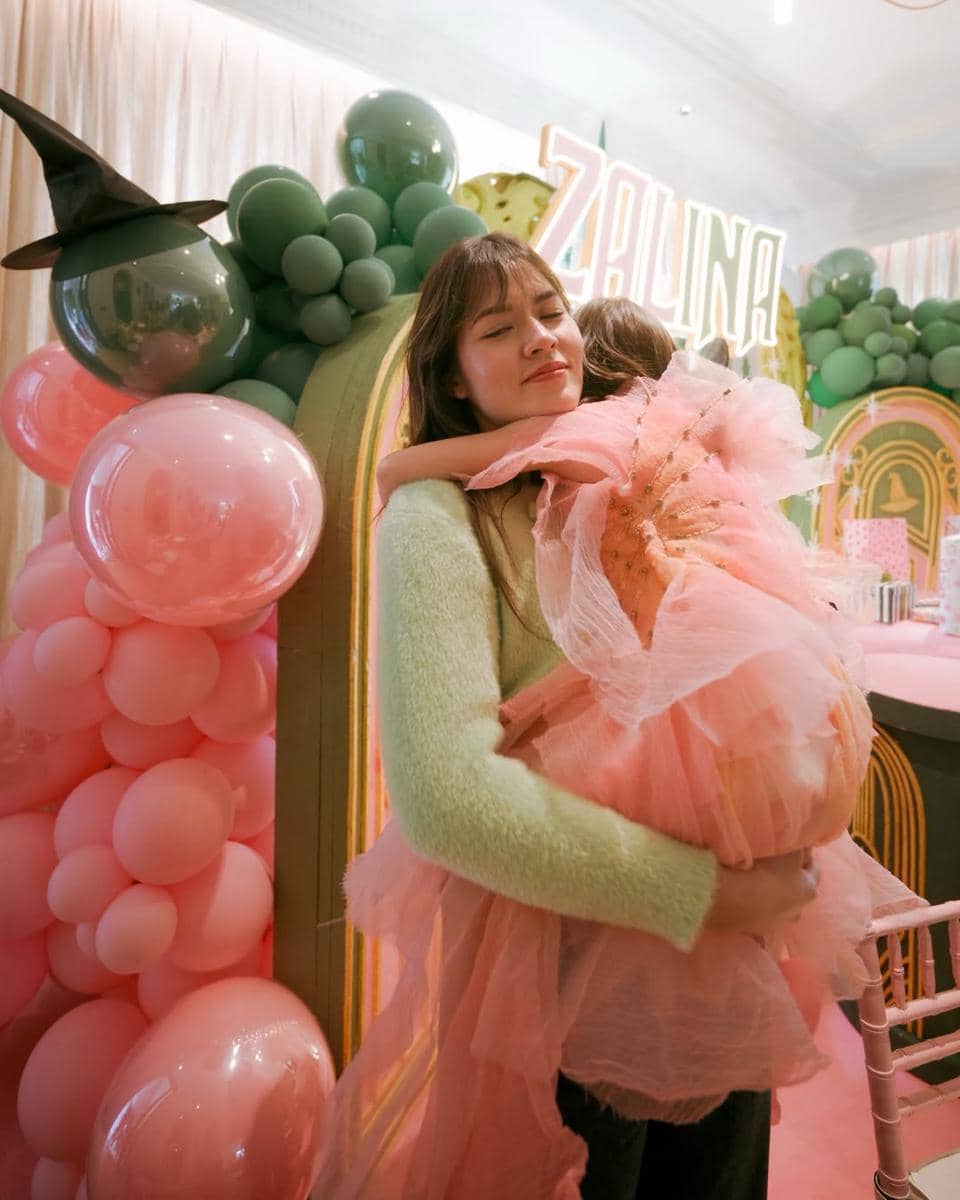 ulang tahun Zalina, putri Raisa