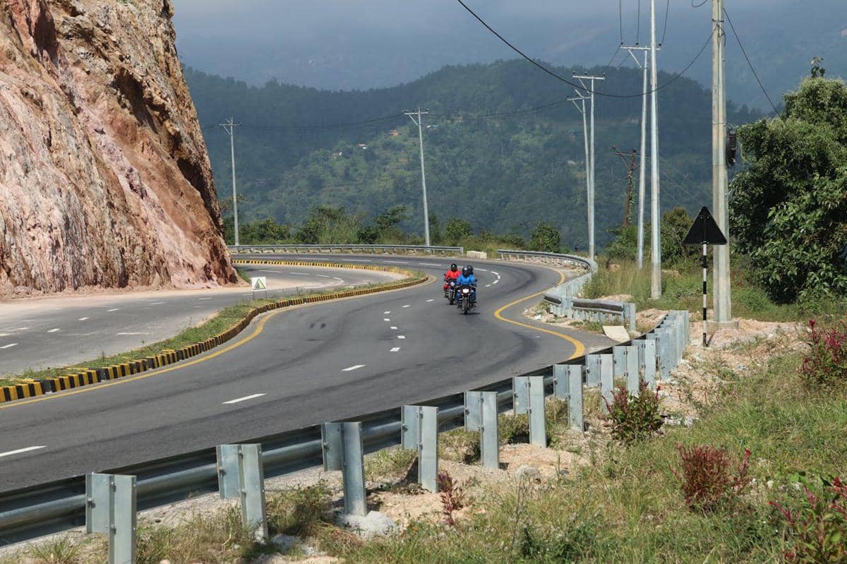 Jalan di area pegunungan Nepal.