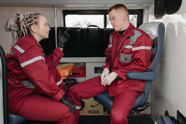 ilustrasi melakukan evaluasi 