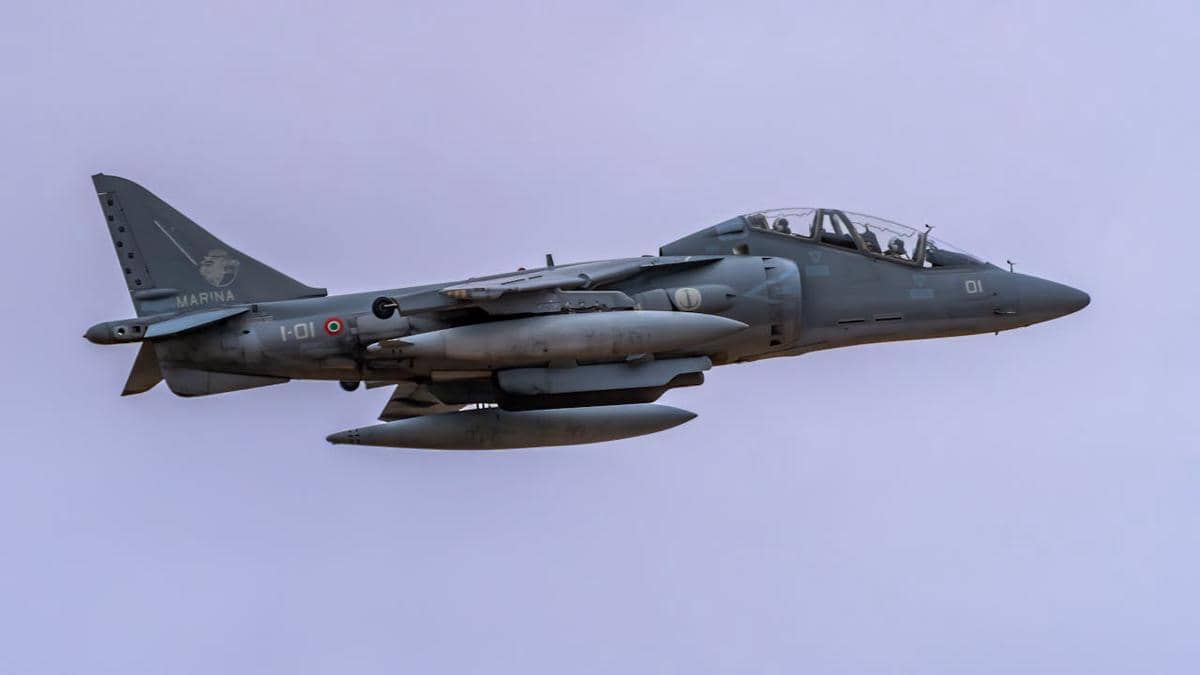 Pakistan Lancarkan Serangan Udara di Afghanistan, 18 Orang Tewas