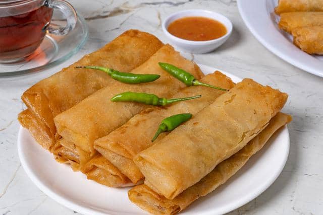 ilustrasi risol bihun labu siam 