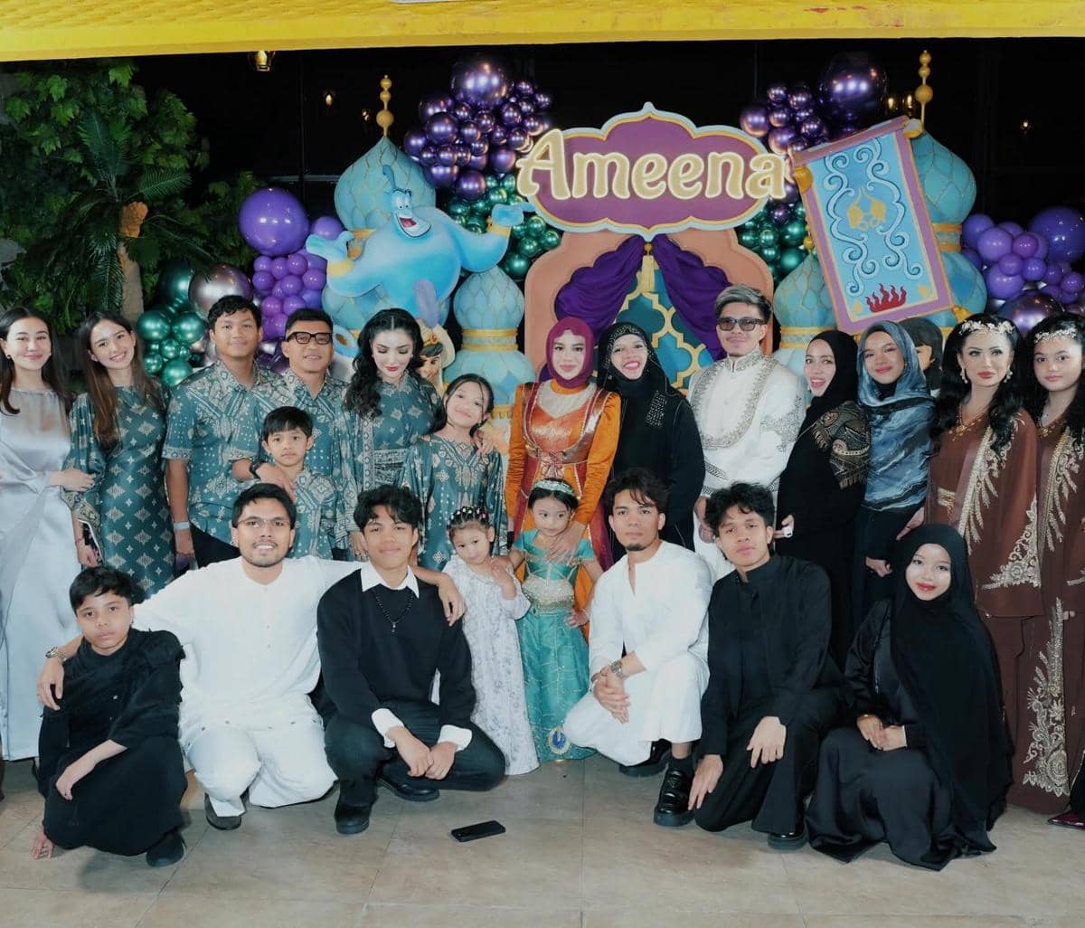 7 Gaya Keluarga di Ulang Tahun Ameena, Anak Aurel dan Atta Halilintar