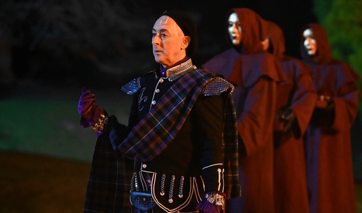 cuplikan The Traitors