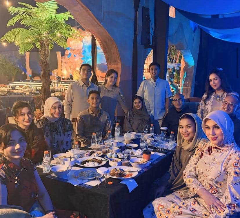 potret buka puasa geng artis