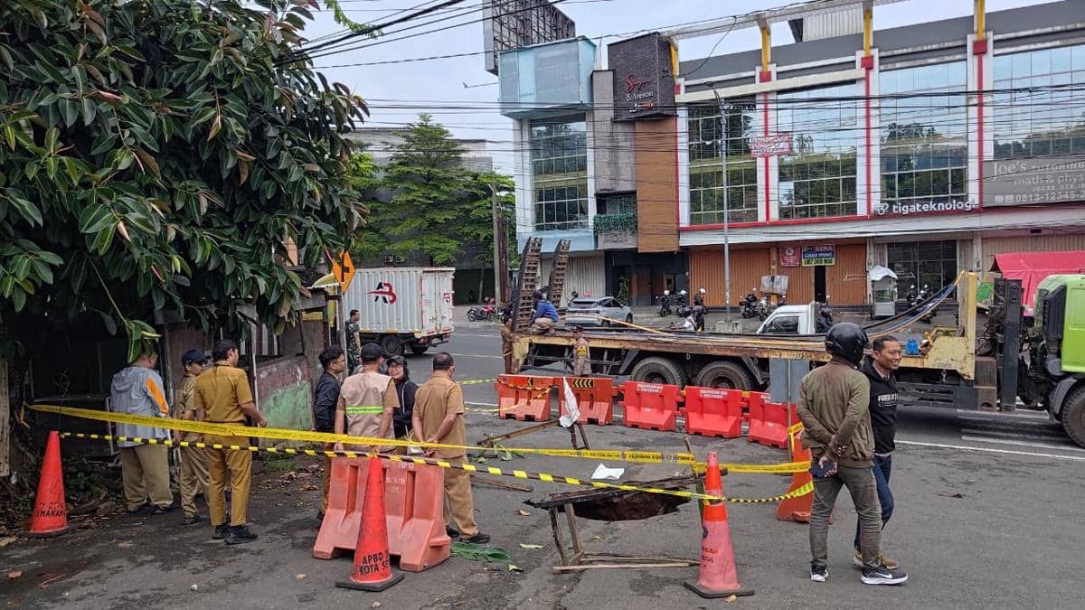 jalan ambles, jalan berlubang